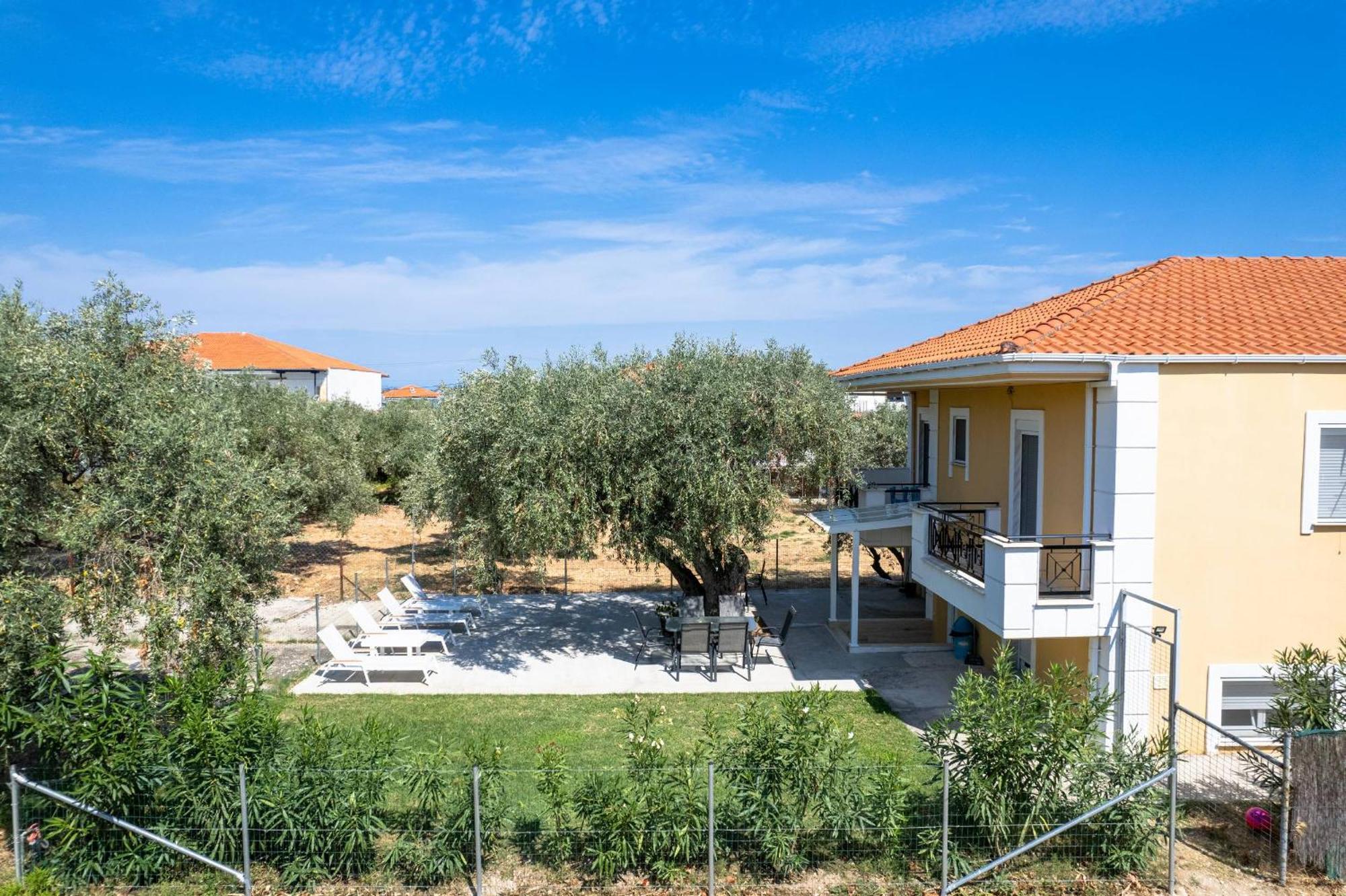 Louloudis Apartments Complex Limenas  Buitenkant foto